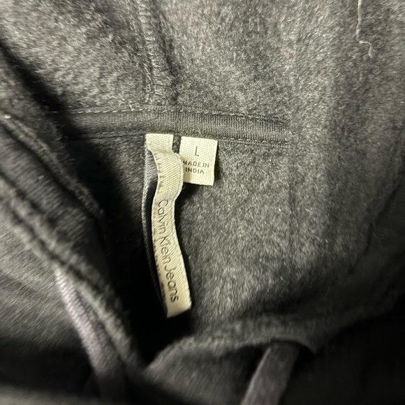 CALVIN KLEIN HOODIE 🖤 - Picture 2 of 3